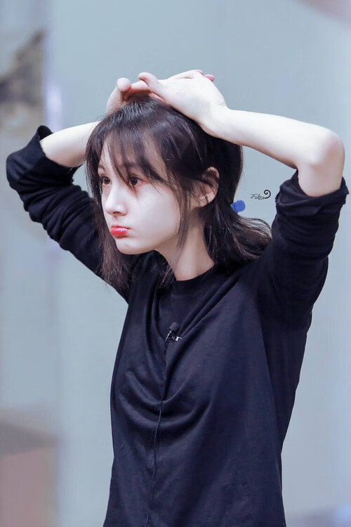 fb体育官网电脑版-西布朗防线稳固，铝土矿工力保升级席位，西布朗战绩