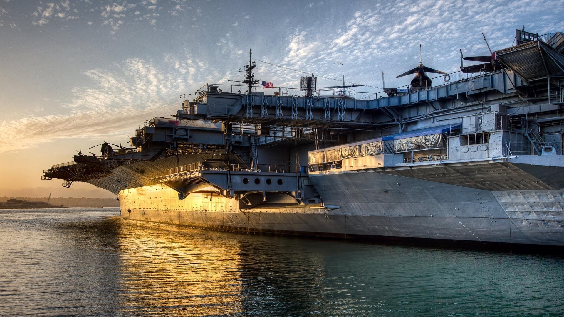 FB真人电子游戏-唐纳德·高尔强力冲击对方防线，助力袋鼠队取胜，唐纳德古尔德