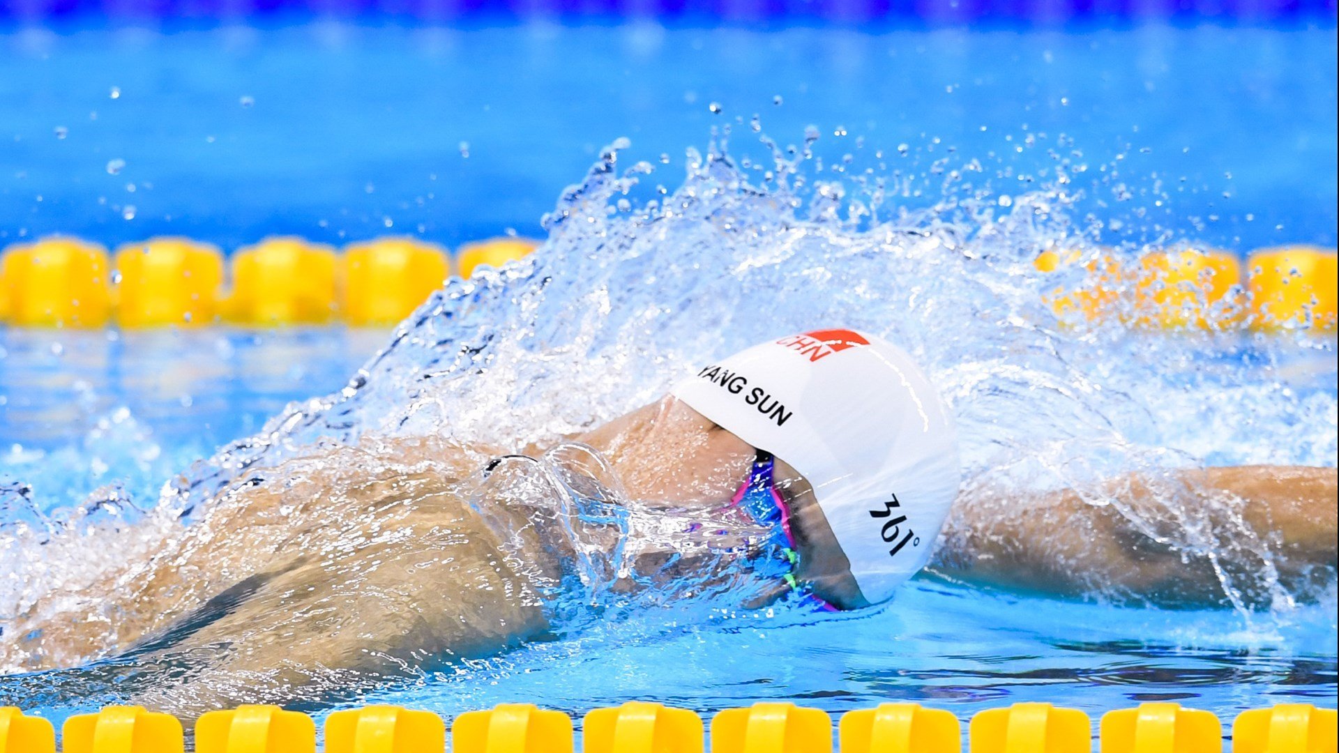 fb体育电脑版-大型花样轮滑表演，青春舞动精彩纷呈，轮滑花样动作66个动作视频